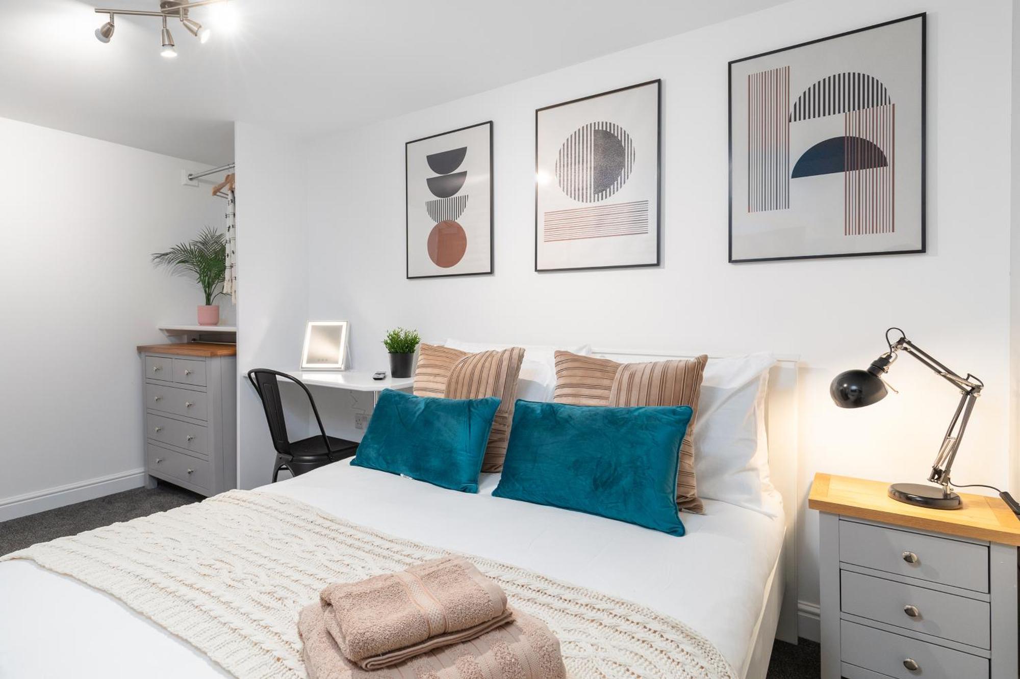 Luxury Lower-Level One Bed Apt Leeds  Exterior photo