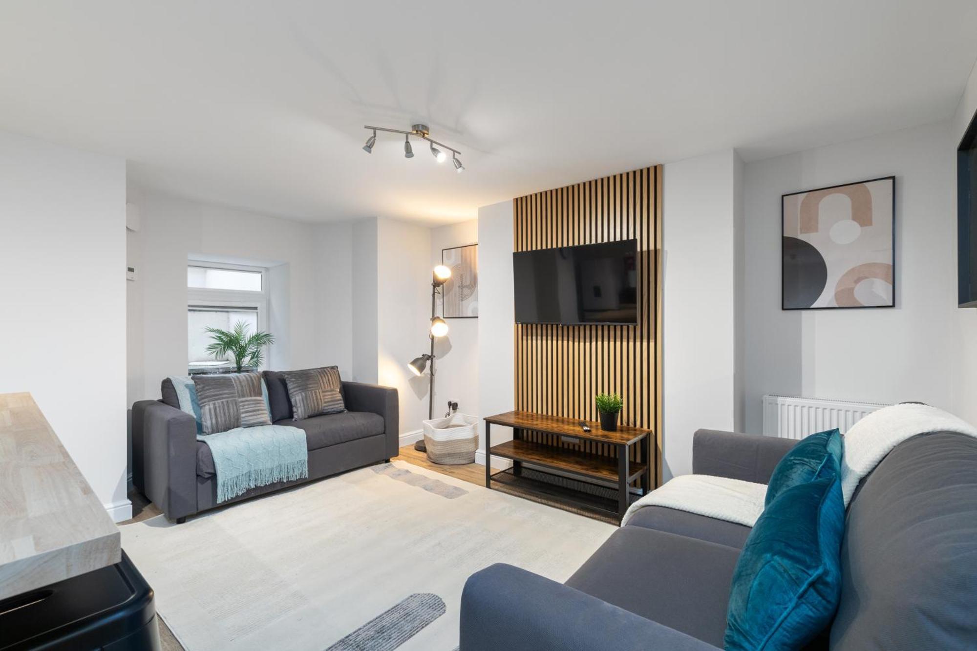 Luxury Lower-Level One Bed Apt Leeds  Exterior photo