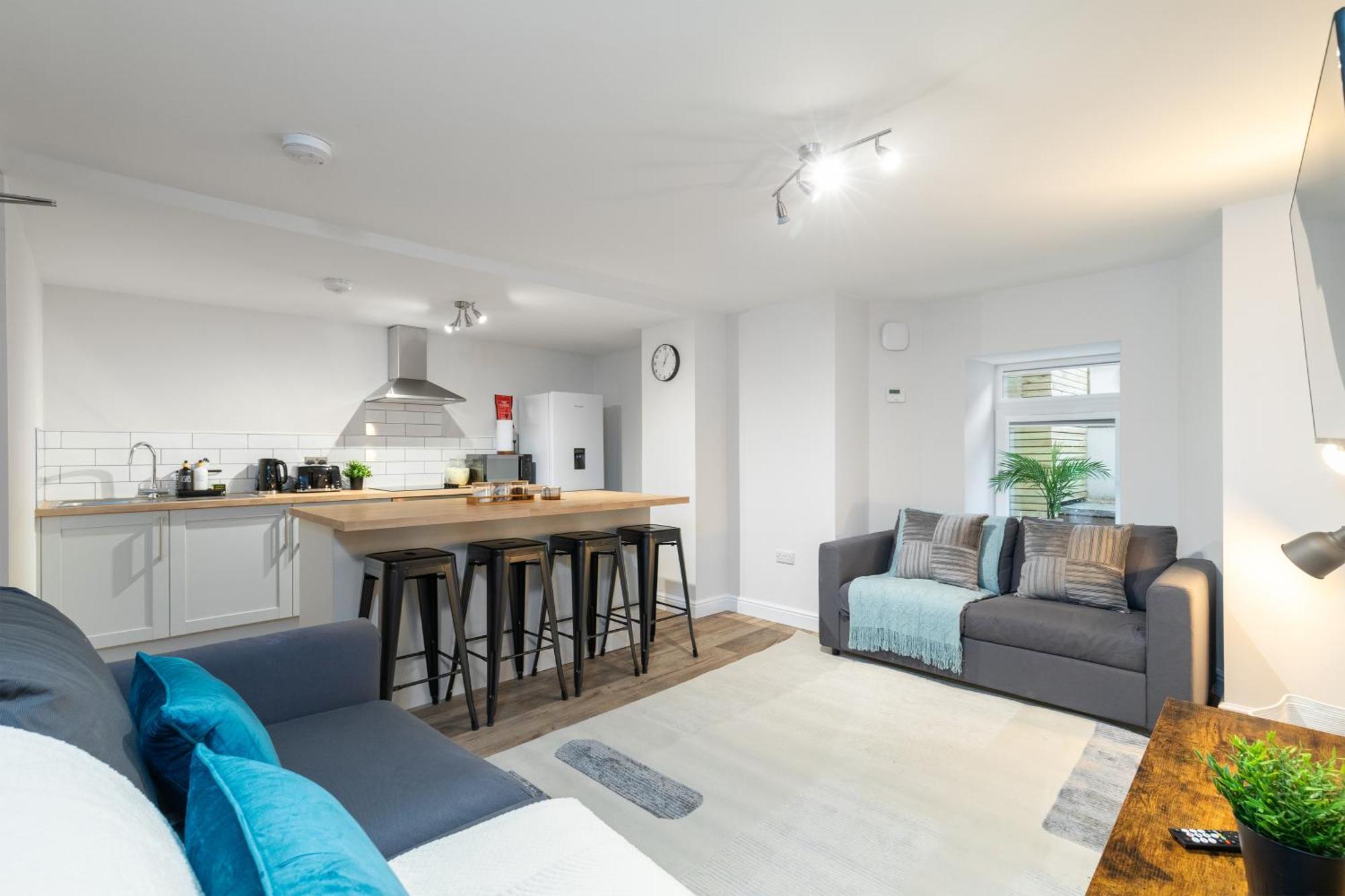 Luxury Lower-Level One Bed Apt Leeds  Exterior photo
