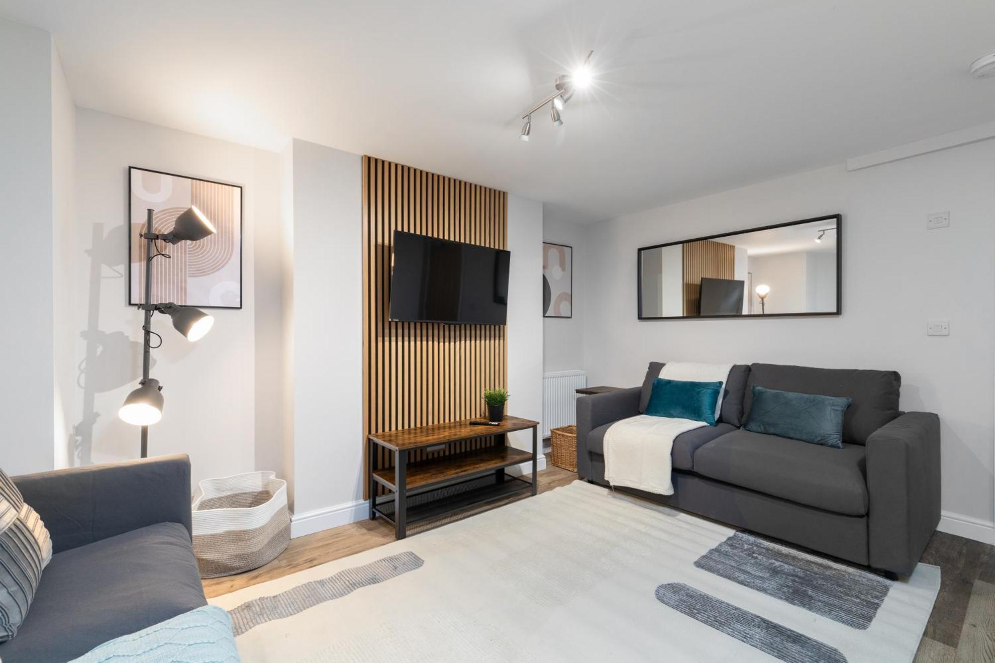 Luxury Lower-Level One Bed Apt Leeds  Exterior photo